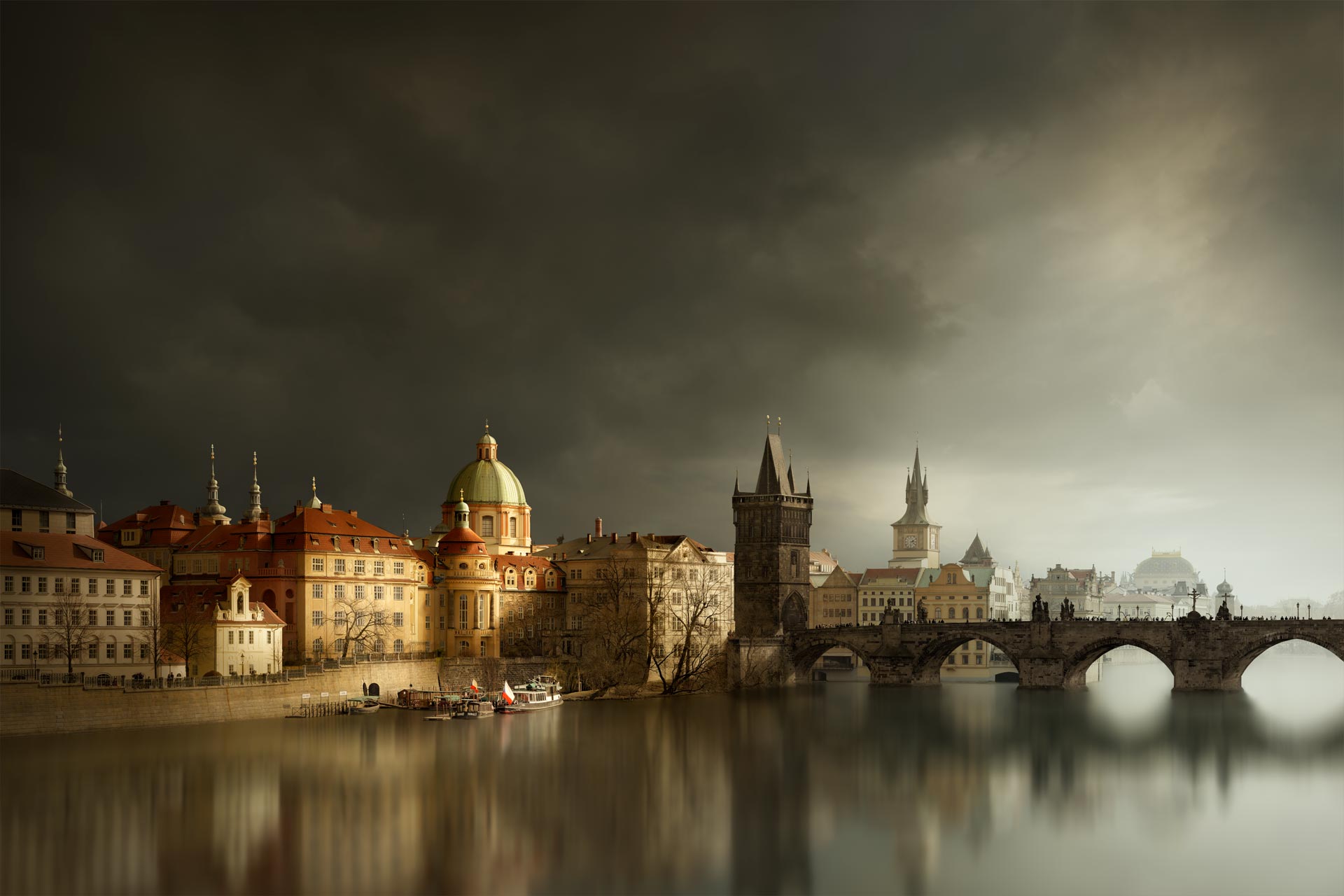 David Osborn Photography, London, England. Teaching enthusiast photographers creative and artistic travel and landscape photography. One-to-one tuition, booked on demand. Online or in-person workshops.